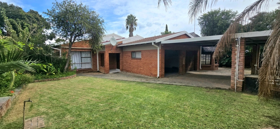 4 Bedroom Property for Sale in Pentagon Park Free State
